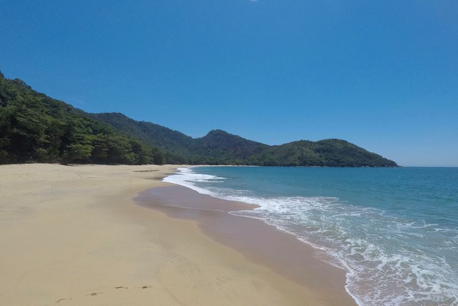 Litoral Norte De SP: Praia Da Fortaleza - Ubatuba | 7 Cantos Do Mundo